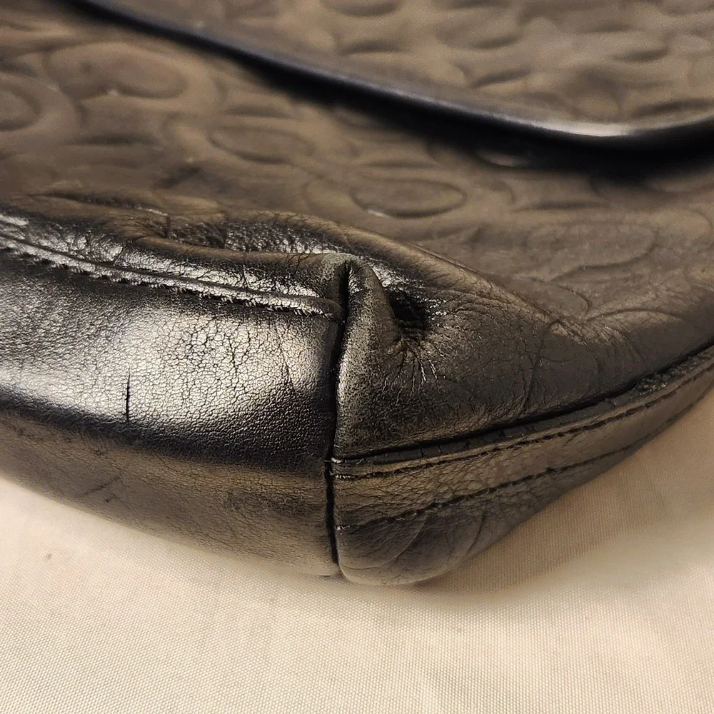 Coach Mens Messenger Bag Black‎ Leather Embossed Op Art Crossbody 70475